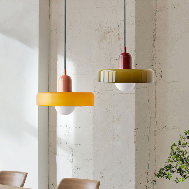 Bauhaus pendellampa i färgat glas