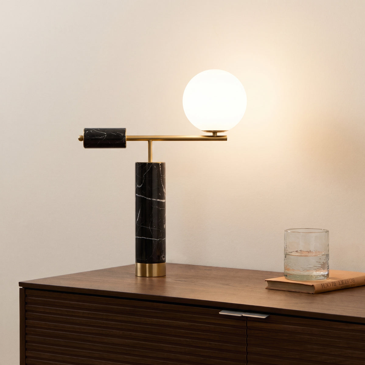 Lampe à poser artistique Aether en marbre