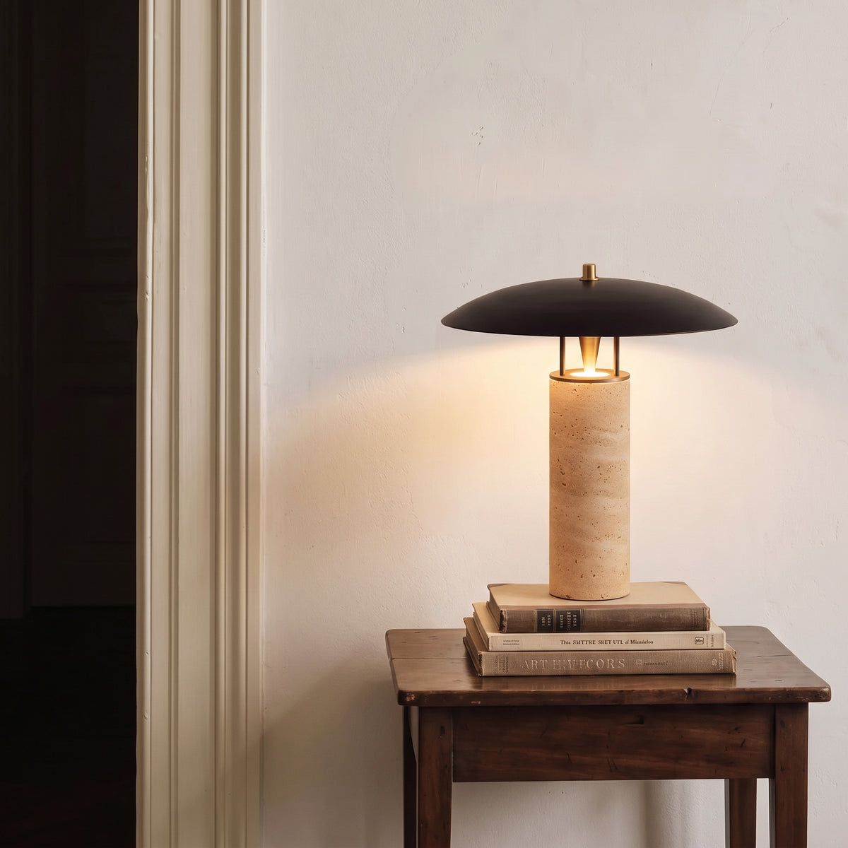 Lampe à poser Calypso en travertin