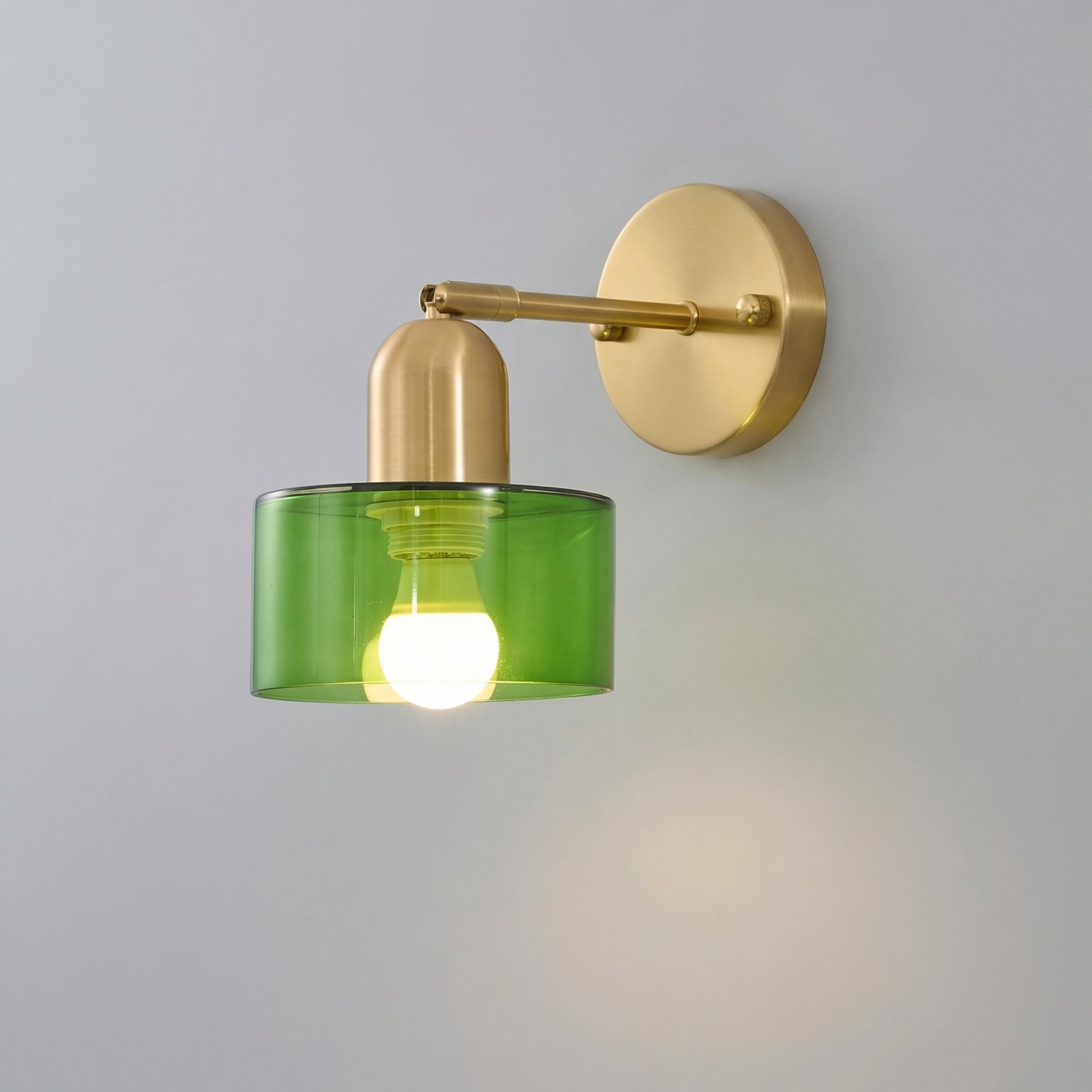 Vägglampa i färgat Bauhaus-glas