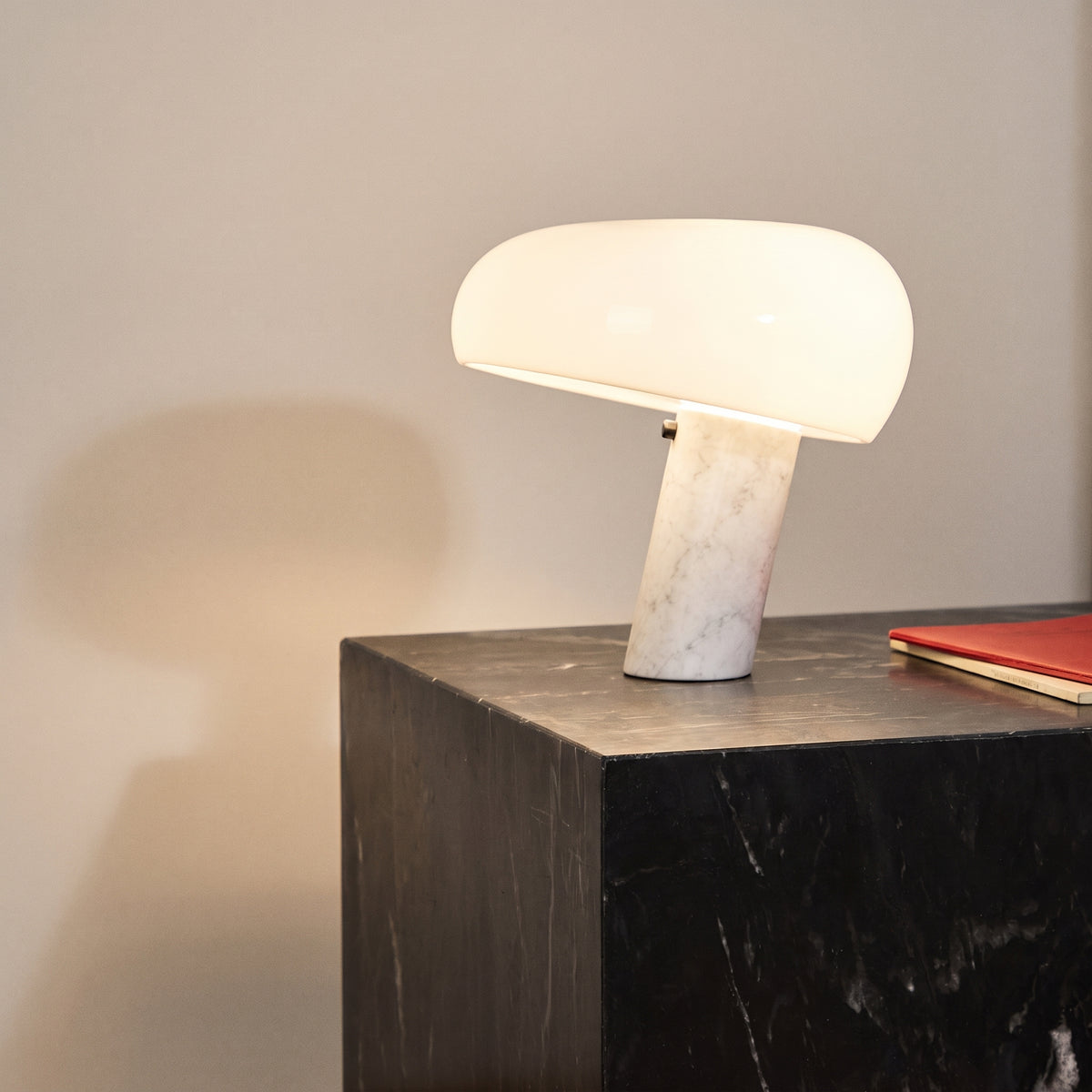 Lampe à poser Cupola en marbre blanc