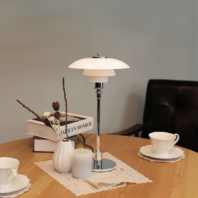 Lampe de table de créateur danois