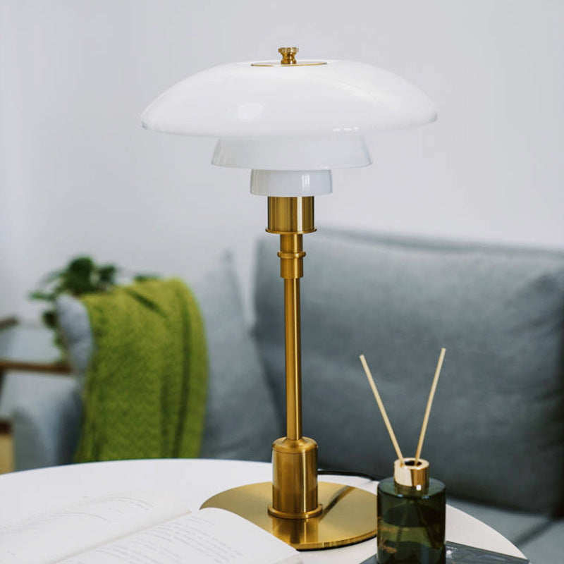 Lampe de table de créateur danois