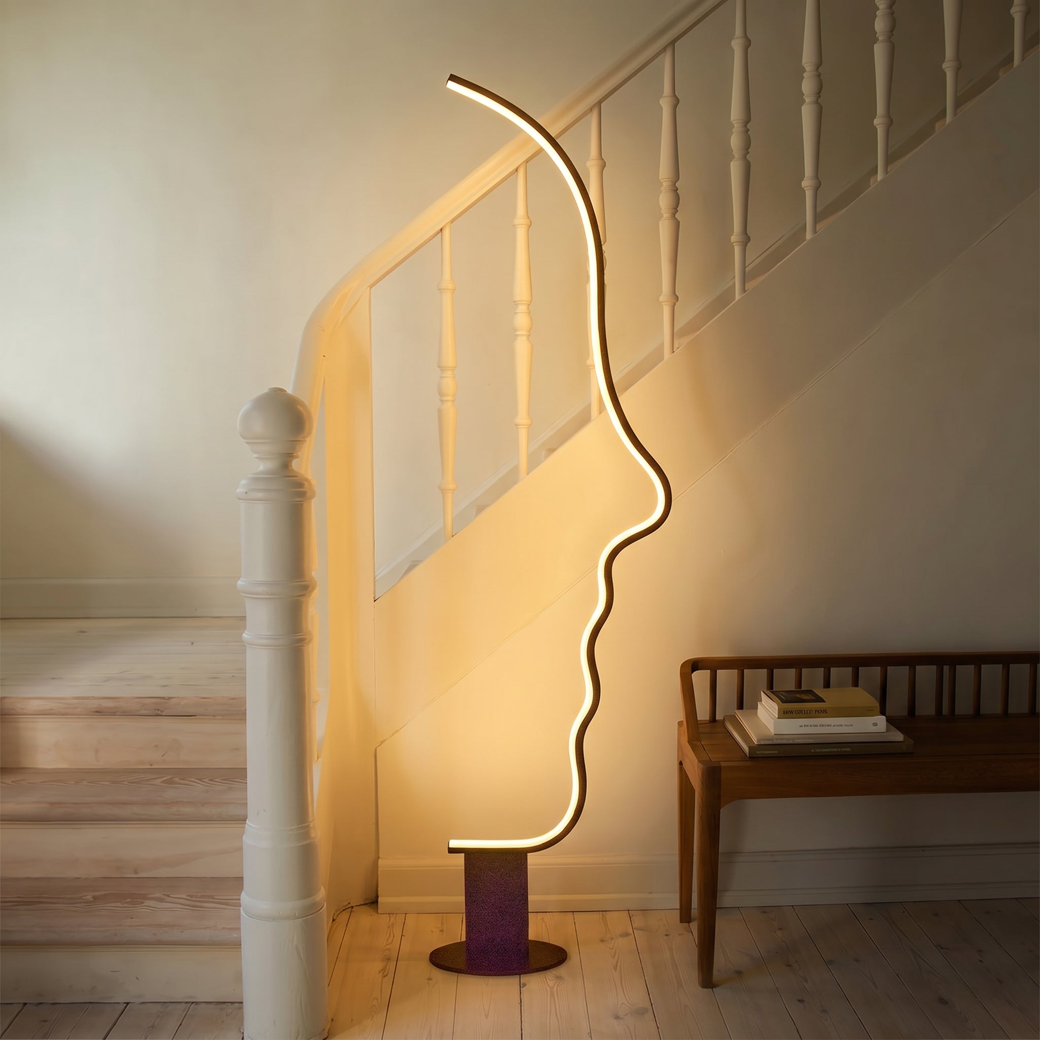 Face gulvlampe