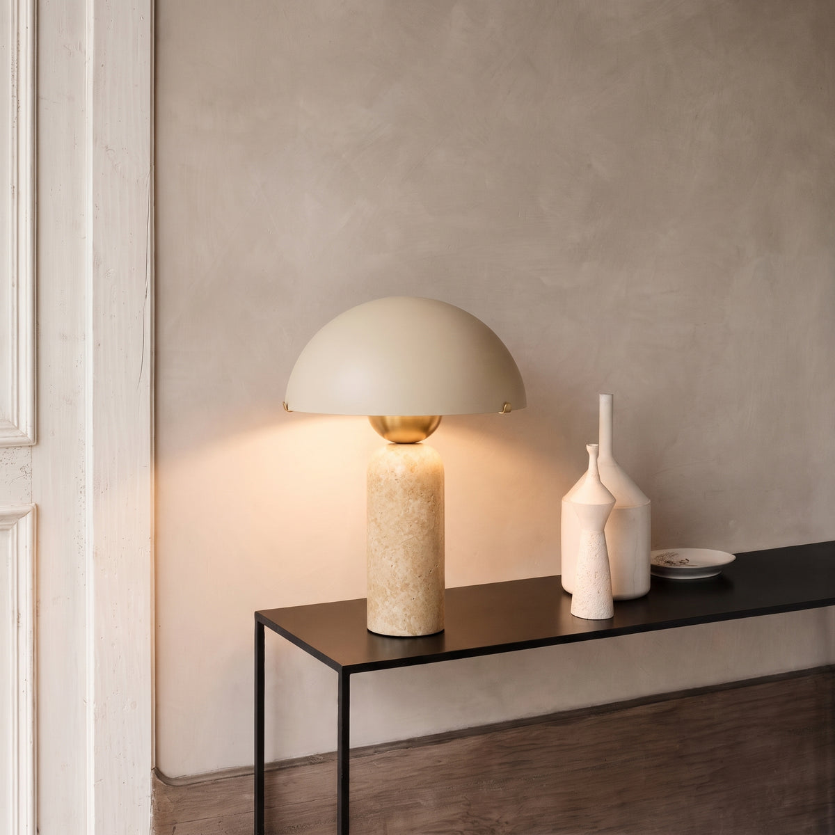 Fiora bordlampe i marmor med svampeform