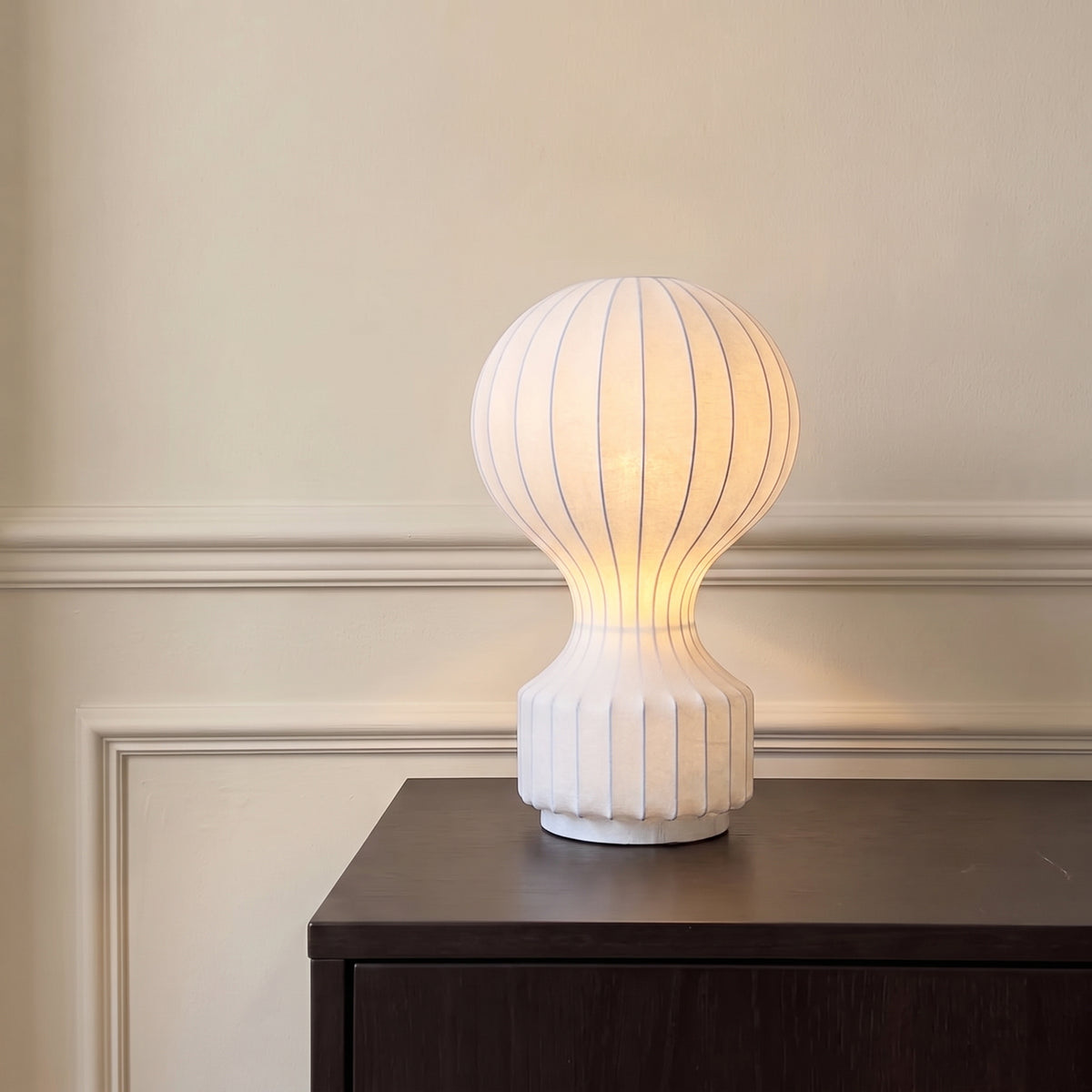 Lampada da tavolo in seta fatta a mano