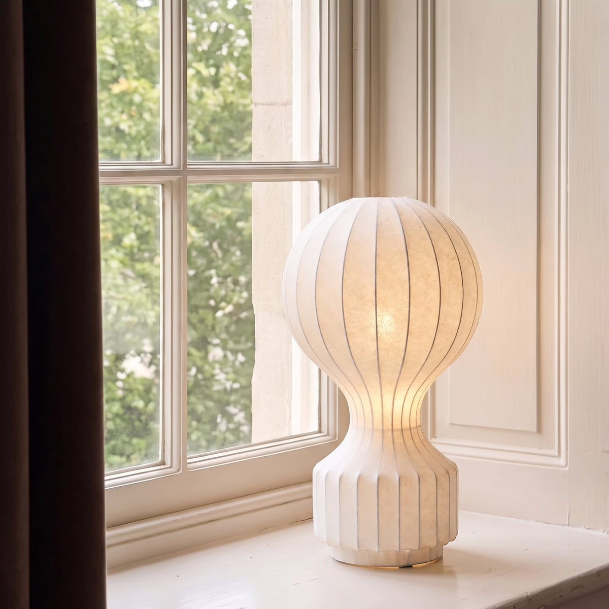 Lampada da tavolo in seta fatta a mano