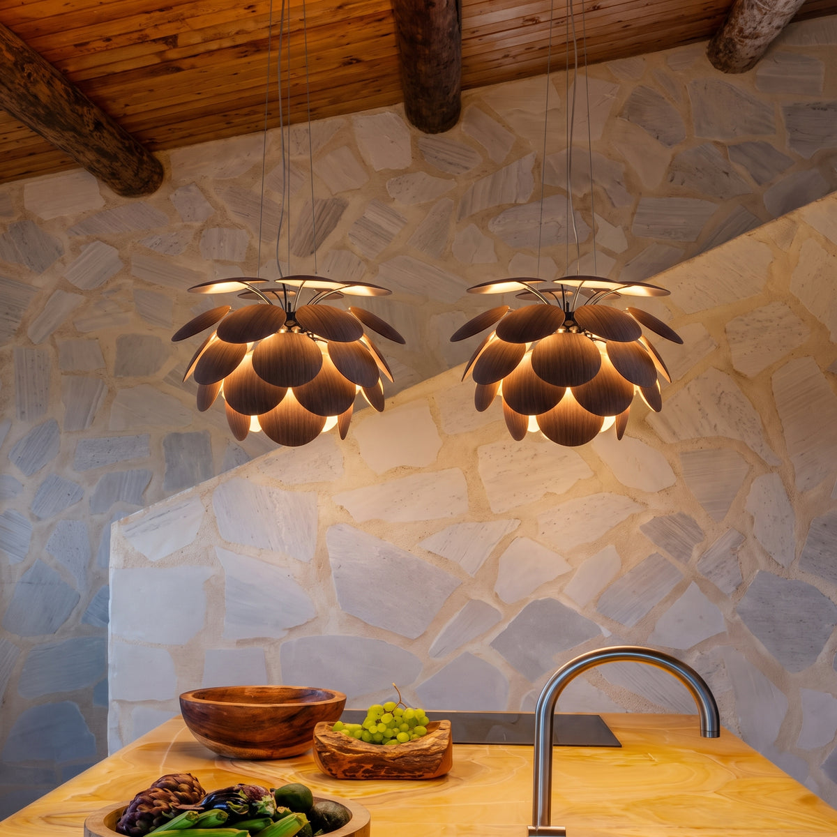 Lampada a sospensione Hasra a forma di pigna