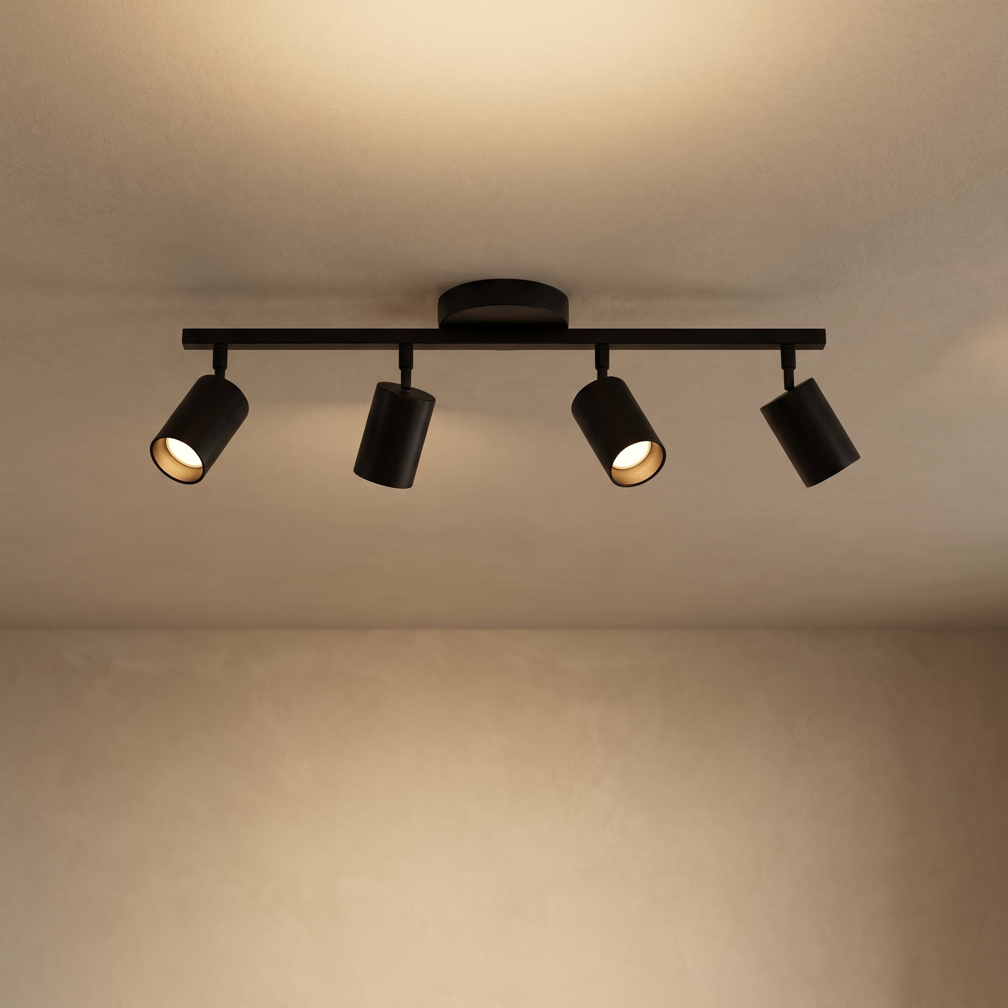 Moderne loftslampe med 4 lyskilder