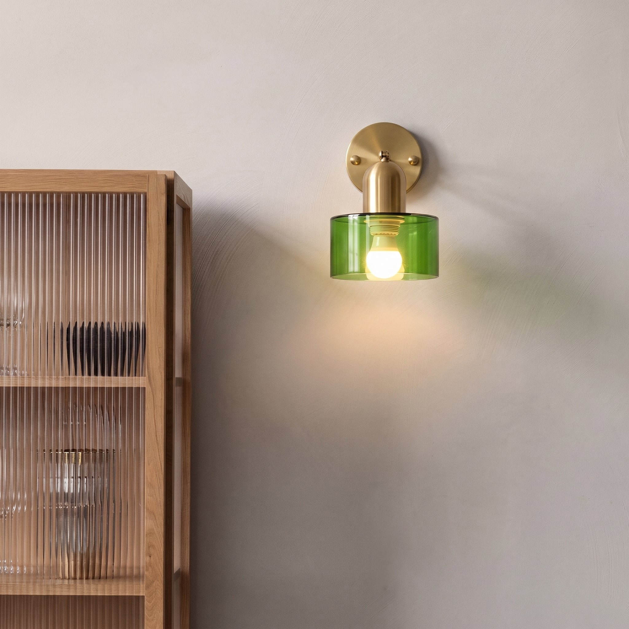 Bauhaus-Wandleuchte aus farbigem Glas