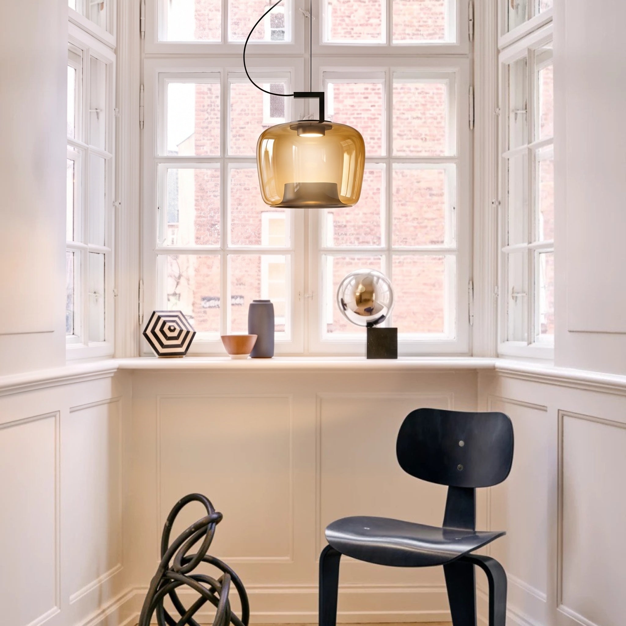 Jaura's Glass Pendant Light