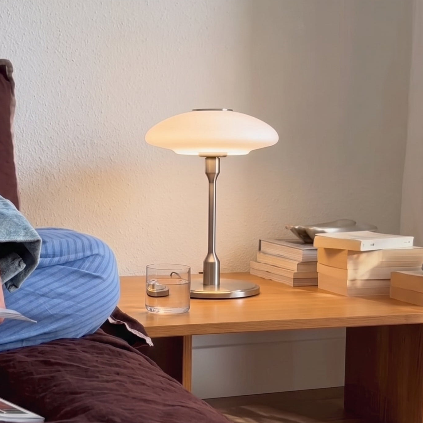 Lampada da tavolo di design svedese