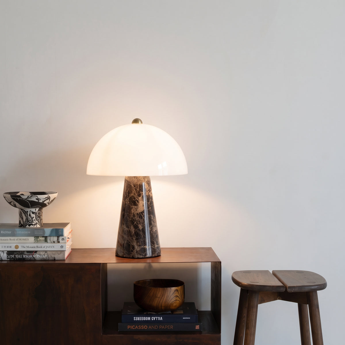 Lampe à poser en marbre massif