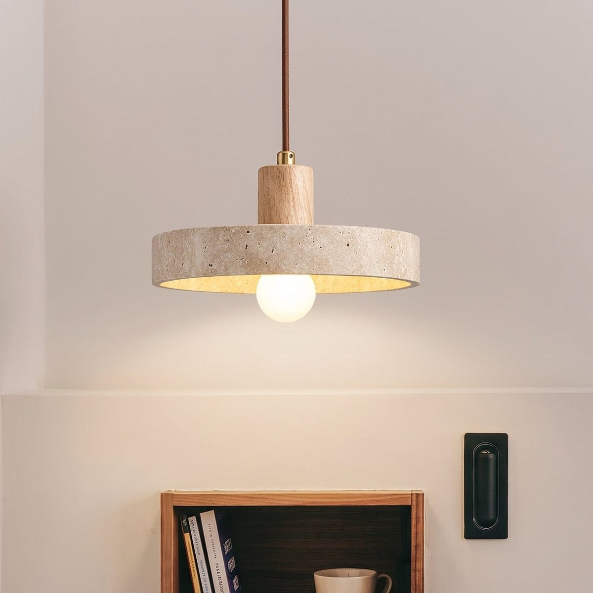 Lampada a sospensione Bauhaus in travertino
