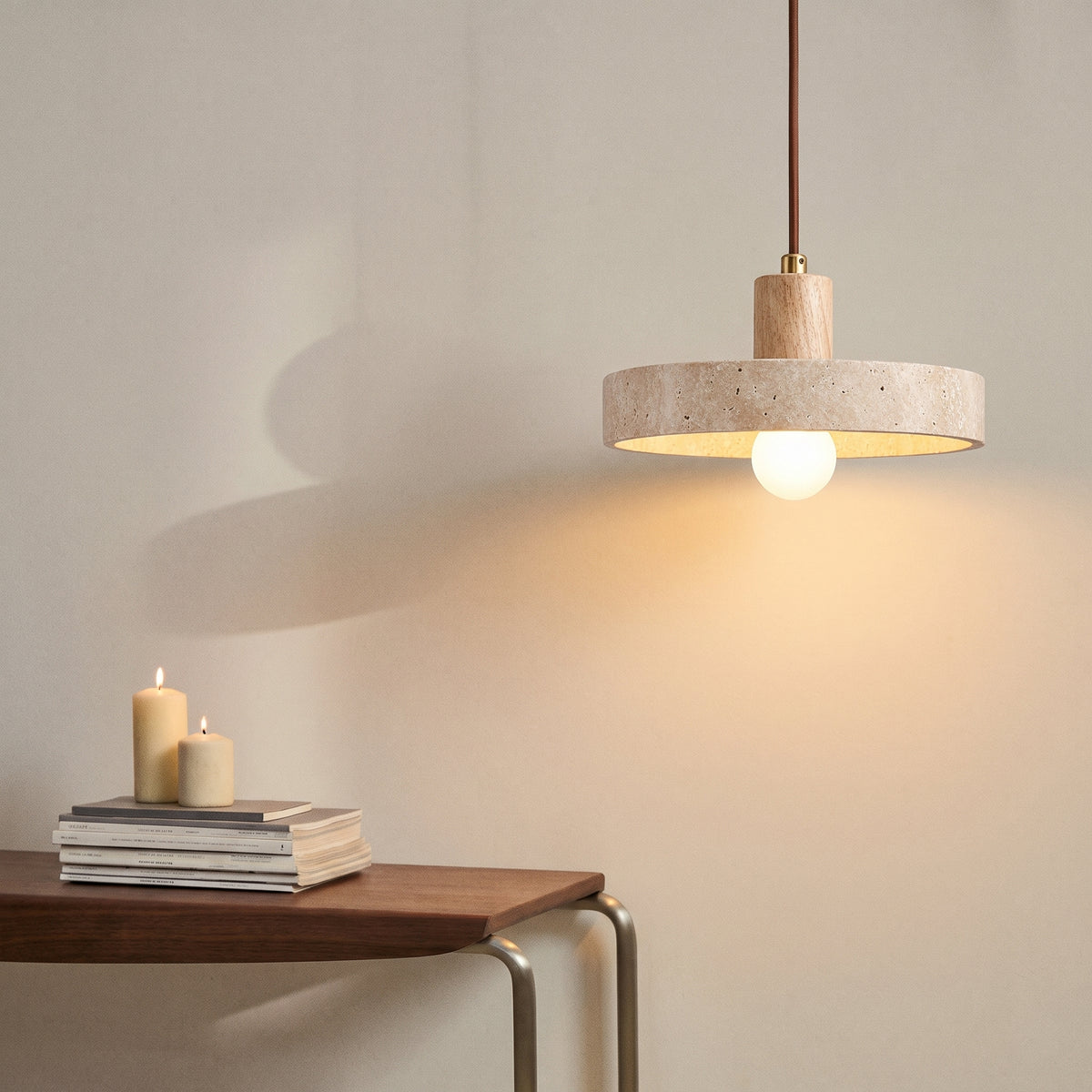 Lampada a sospensione Bauhaus in travertino
