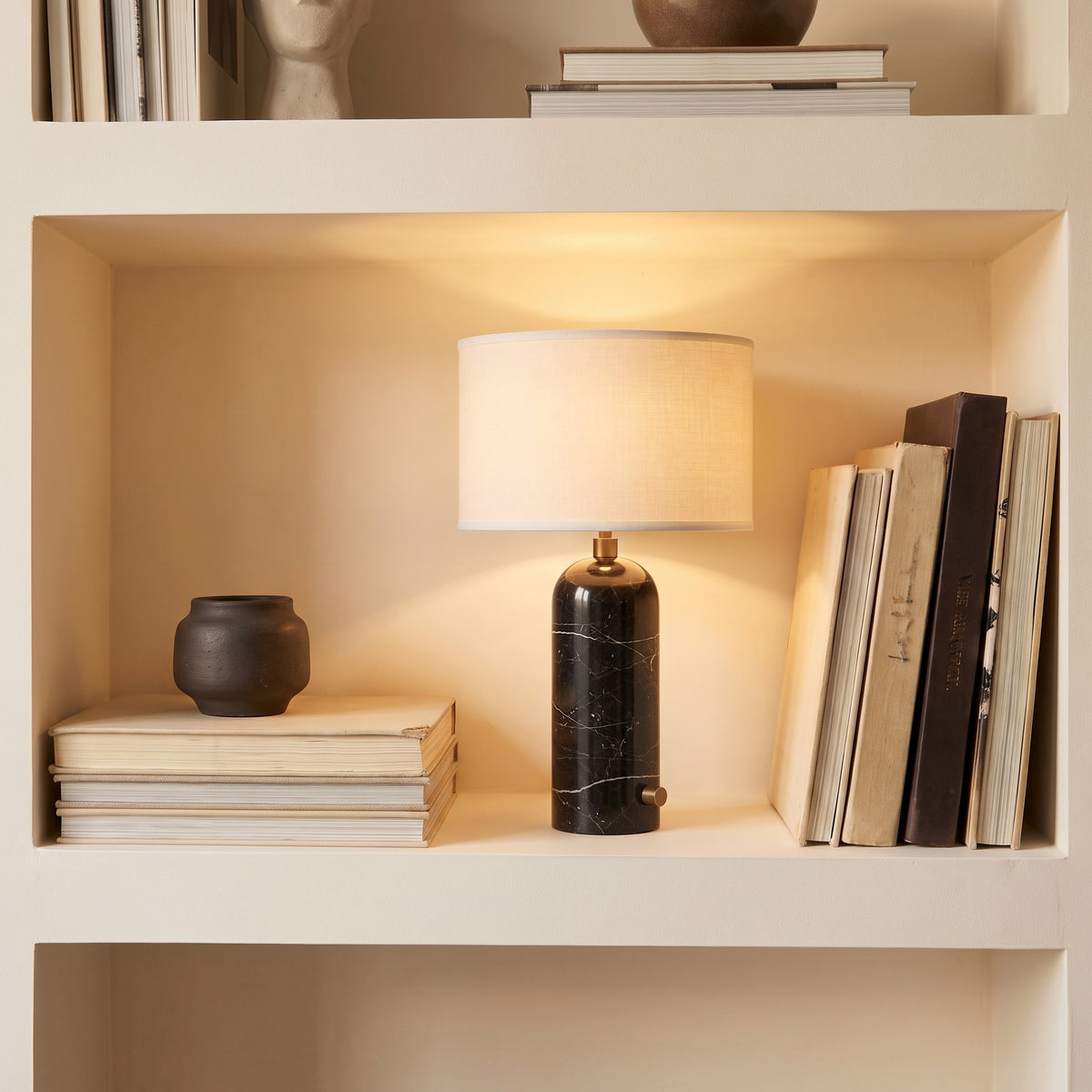 Lampe à poser Nimbus en marbre et soie
