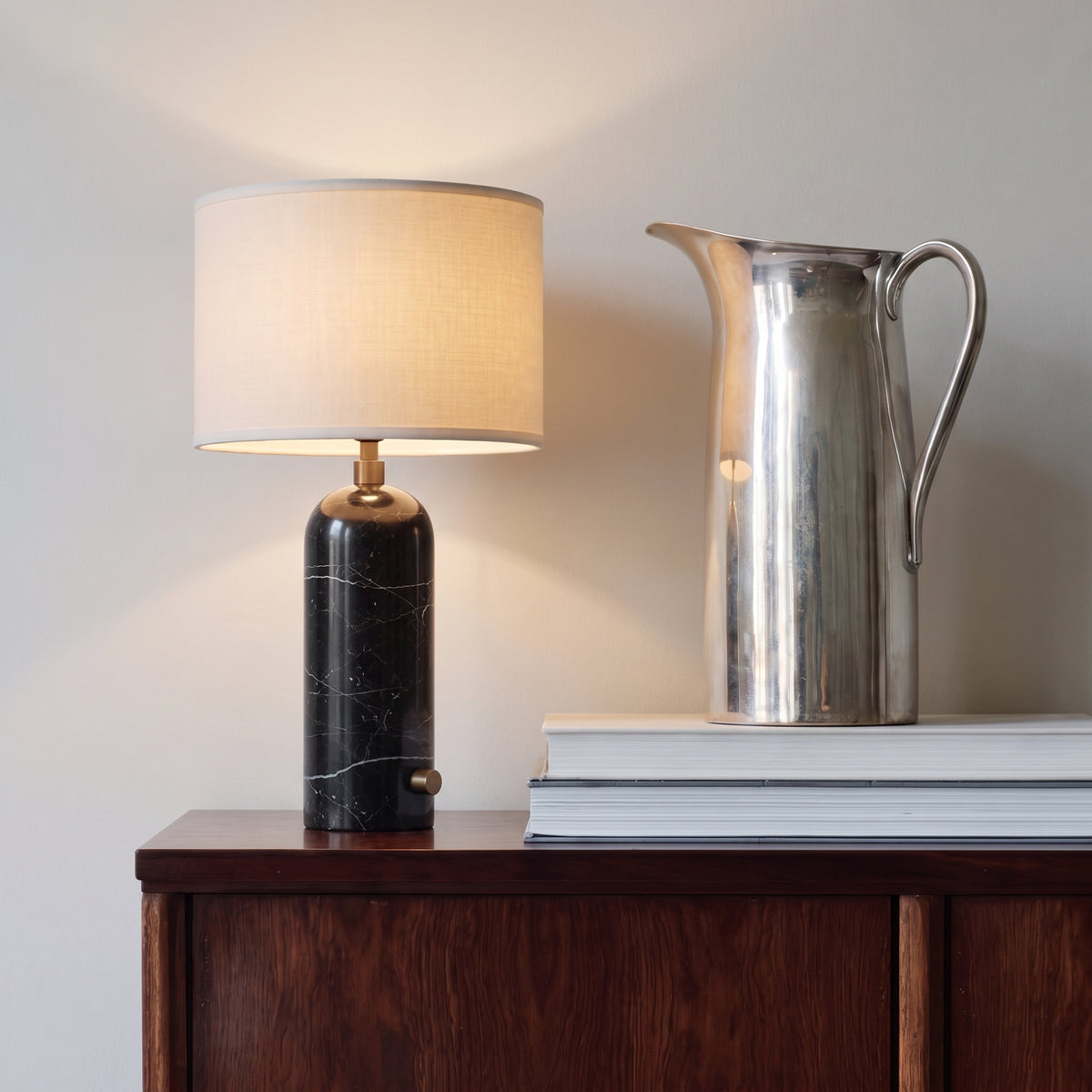 Lampe à poser Nimbus en marbre et soie