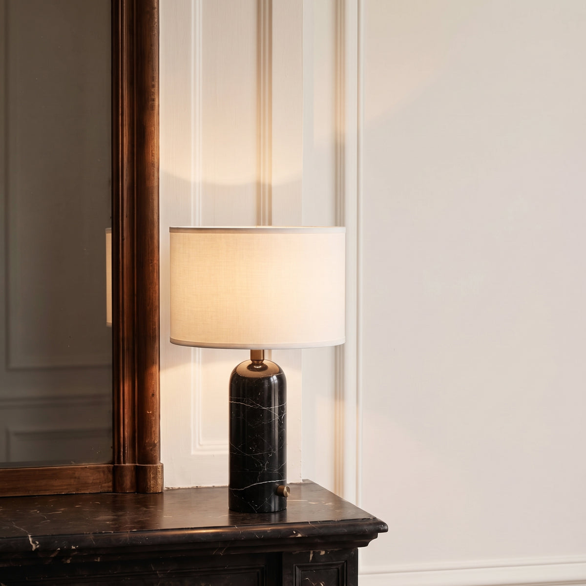 Lampe à poser Nimbus en marbre et soie