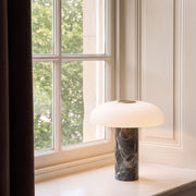Lampe à poser Pelar en marbre et verre