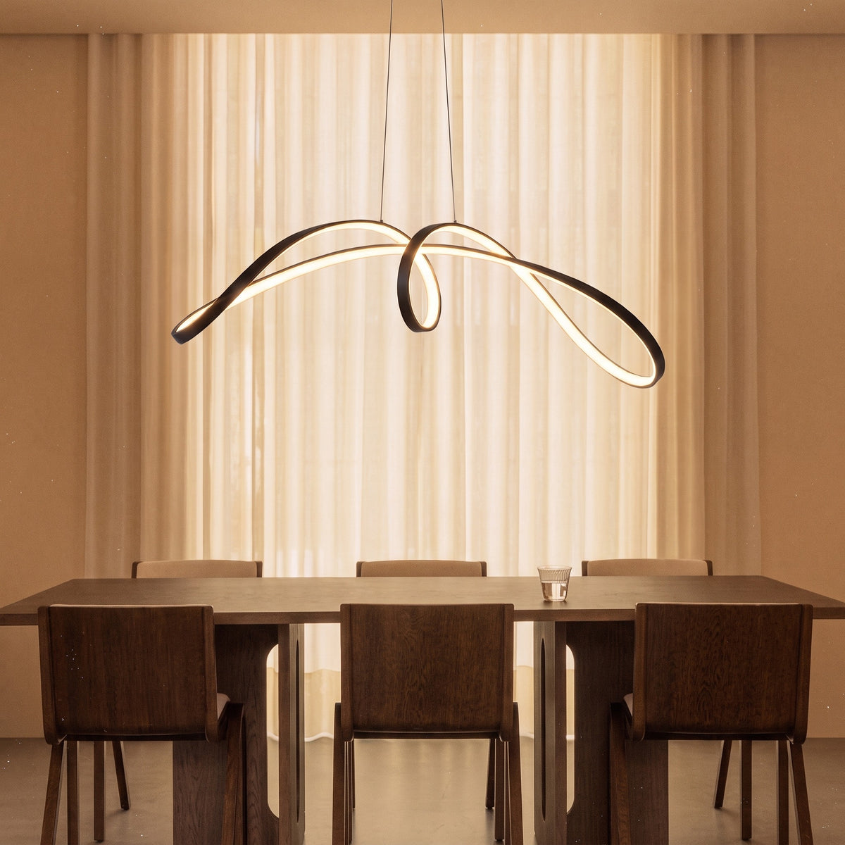 Suspension en spirale pour table de cuisine